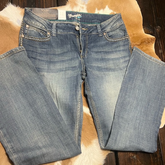 Wrangler Sadie Boot Cut Low Rise Jeans NWT size 11x32 - Picture 2 of 5
